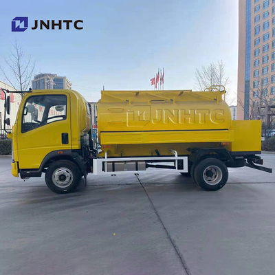 Sinotruk Howo 3000L 5000L Pengisian Bahan Bakar Truk Tanker Bahan Bakar 4x2 Tugas Ringan