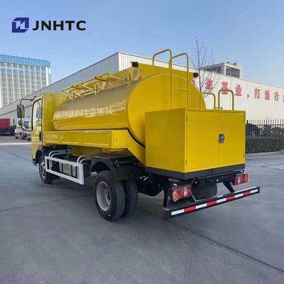 Sinotruk Howo 3000L 5000L Pengisian Bahan Bakar Truk Tanker Bahan Bakar 4x2 Tugas Ringan