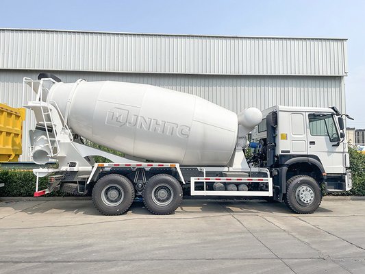 10 roda Sinotruk 10m3 Truk Mesin Pengaduk Semen