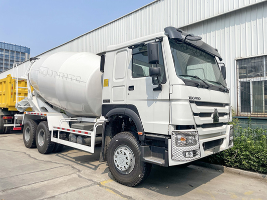 10 roda Sinotruk 10m3 Truk Mesin Pengaduk Semen