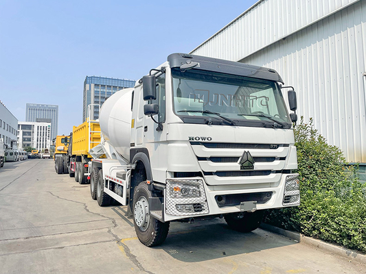 10 Roda Sinotruk HOWO 9m3 Truk Pengaduk Beton