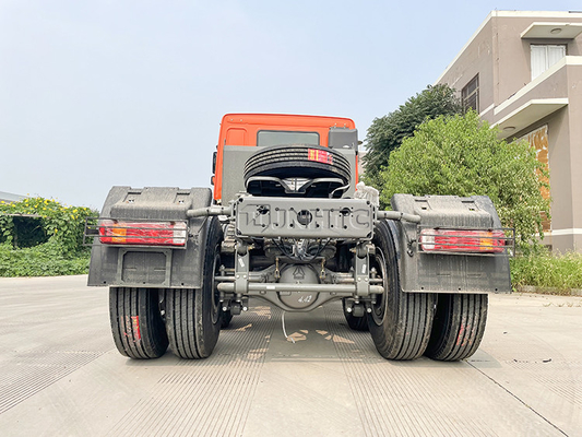 6x4 Penggerak Utama Dan Trailer Kepala Traktor Truk Sino Howo