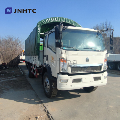SINOTRUK HOWO Truk Militer 4X4 6X6 8X8 Transportasi Prajurit Dengan Kursi
