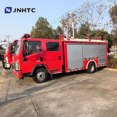 NEW SINOTRUCK Howo 4x2 Light Duty Fire Fighting Truck Dengan Pompa Air Truck Kualitas Tinggi