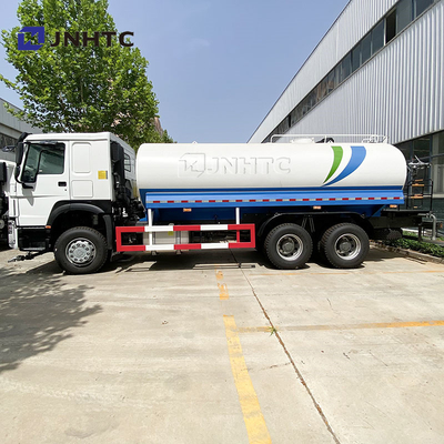 Sinotruk baru Howo Sprinkling Water Tank Truck 351 - 450hp 6x4 10 Roda dari Cina