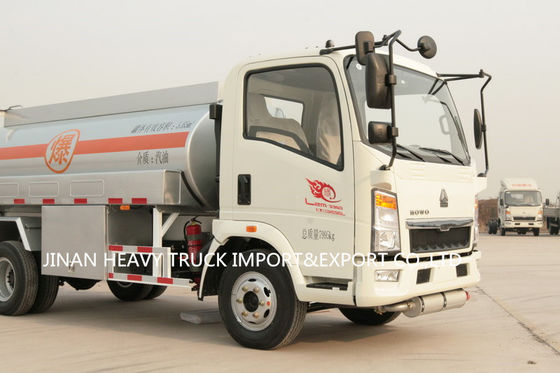 Truk Tangki Minyak Sinotruk Howo 4x2 RHD LHD 5000 Liter 5m3 3 Ton